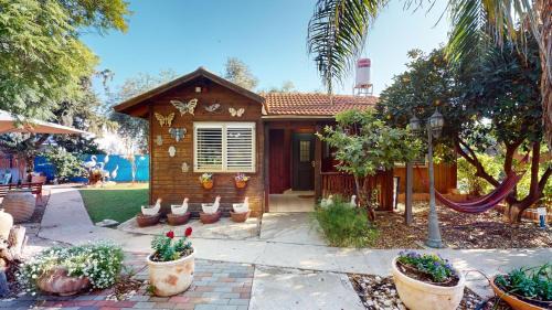 Menahemia Apartment | בית הזורע של רשת לב הגולן - 4 צימרים מדהימים עם בריכה משותפת ליד הכנרת