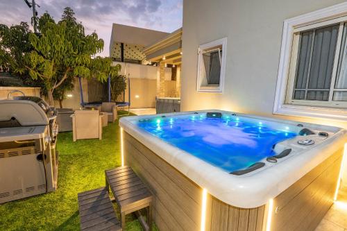 Sderot Apartment | לה וילא - וילה מדהימה עם בריכה פרטית וג'קוזי