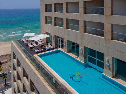 Bat Yam Apartment | סוויטת תשוקה על הים - Passion Suite by the Sea