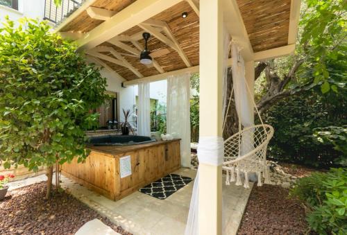 Kfar Vradim House | שניר 119 ובלאק דיימונד - סוויטות מדהימות לזוגות ומשפחות