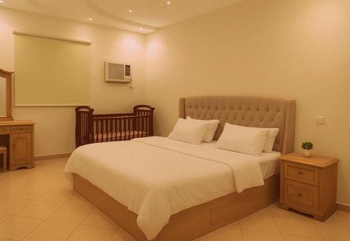 Taif Apartment | الوسام شقة كبيرة 4 غرف نوم وصالة وشرفة-بلكونة- Large apartment with 4 bedrooms, a living room and a balcony