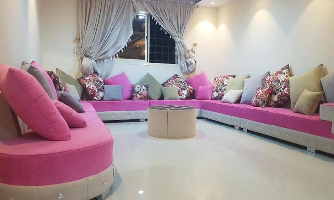 Unaizah Ski Chalet | داريا