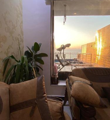 Haql Ski Chalet | شاليهات لودج