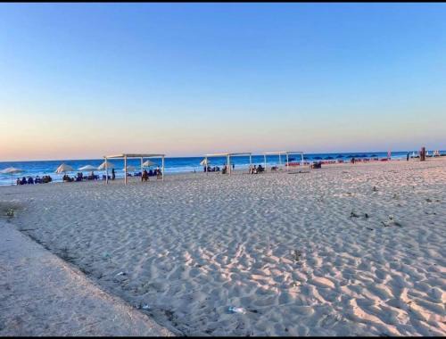 Al-Hammam Apartment | شاليه صف أول بإطلالة مباشرة على البحر والبسين قرية قناة السويس الكيلو 67 الساحل الشمالي خصوصية وهدوء ورقي في واحدة من ارقى قرى الساحل North Coast First Row Chalet with Direct Sea and Pool View Km 67 Qanat El Suz Elegant Quiet and Private Gated Community