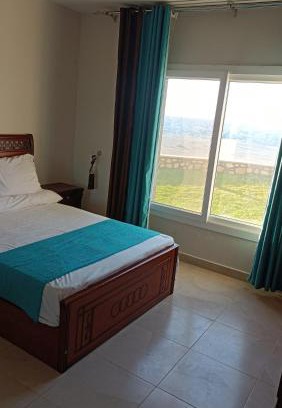 Marsa Matruh Ski Chalet | شاليه Do1 ثلاث غرف مكيف بالكامل 2حمام للايجار بمطروح قرية لونج ايلند كورنيش روميل "family"