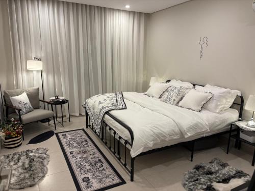 Al Kura Apartment | شقه فاخره بأثاث مريح غرفة نوم وصاله