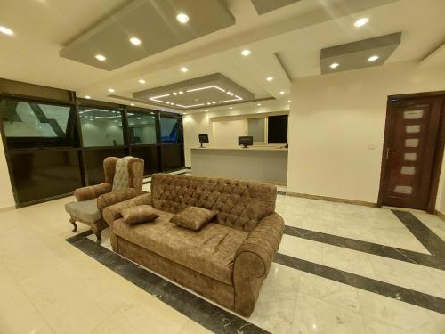 Al Duqqi Hotel | فندق كايرو زد-cairo zed hotel