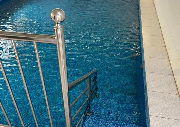 Al-Hofuf Ski Chalet | منتجع اللحظة الجميلة