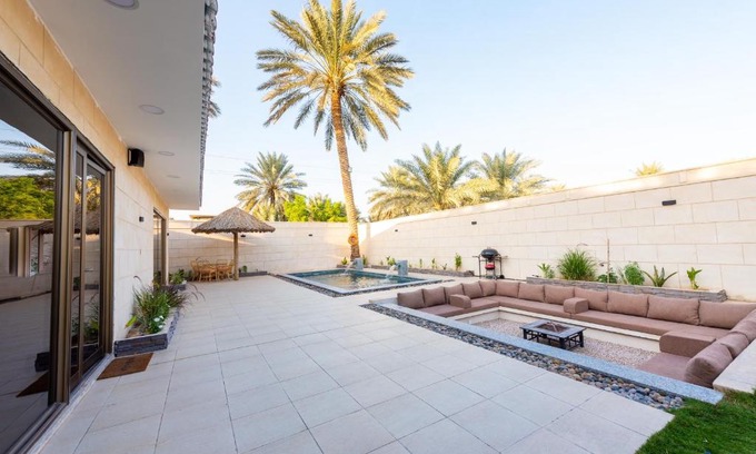 Al-Hofuf Ski Chalet | منتجع كالوتارا