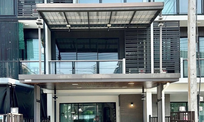 Chiang Mai House | ทาวน์โฮม 3 ชั้น ใกล้สนามบินนานาชาติเชียงใหม่