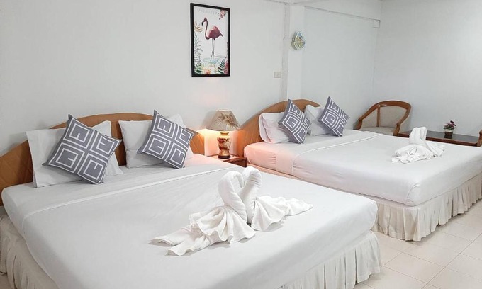 Nakhon Nayok Hotel | สตาร์ รีสอร์ท (สี่แยก จปร)