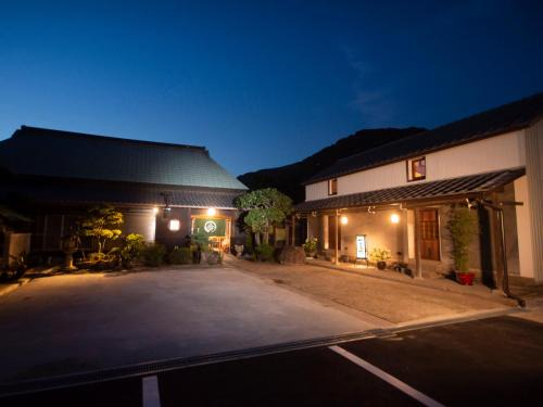 Sakaide House | がもう家 明治時代の蔵に泊まれる一棟貸し宿 Ancient renovated house in the Japanese Countryside with a kindly hospitality