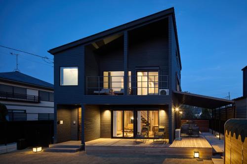 Hojo House | ロウリュウサウナとアイスバスのあるラグジュアリー貸別荘