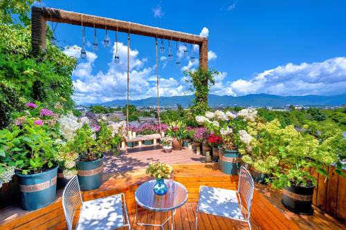 Dayan Old Town Hotel | 丽江慕云堂观景客栈Lijiang Muyuntang View Hotel