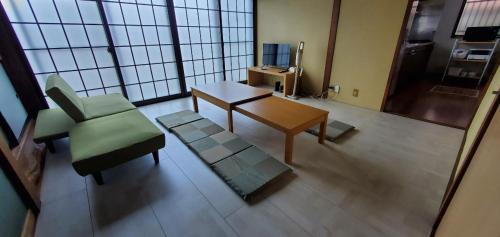 Tsuru Apartment | 便利なまちなか暮らしができる らくやまハウス