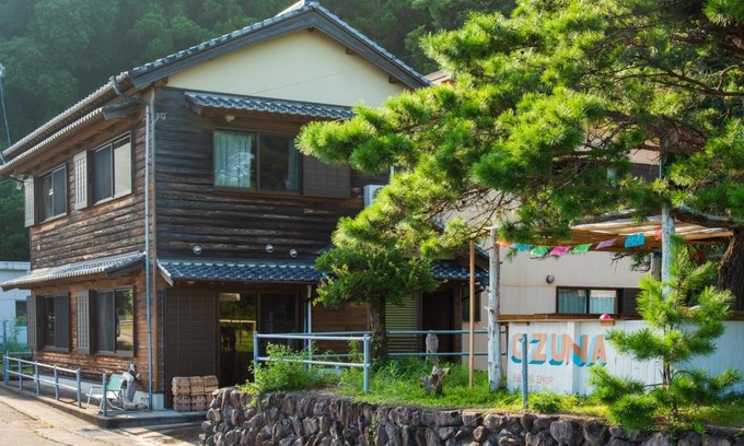 Mugi-cho House | 大砂荘 OZUNA CAMP and LODGE