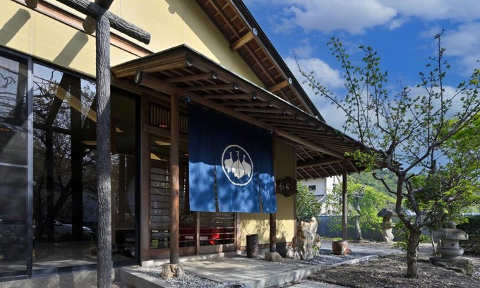 Tonosho Apartment | 日本の伝統旅館 かんなから 1日1組限定貸切