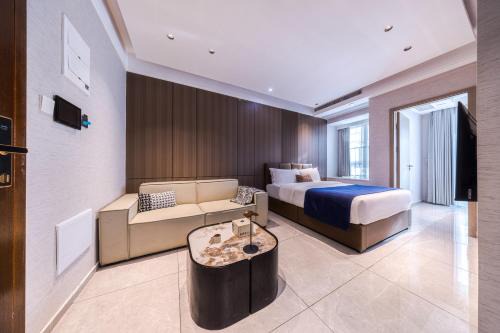 Central Business District Apartment | 福田岗厦轻奢行政公寓