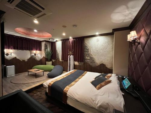 Asahi Ward Hotel | 艶横浜町田店 adult only