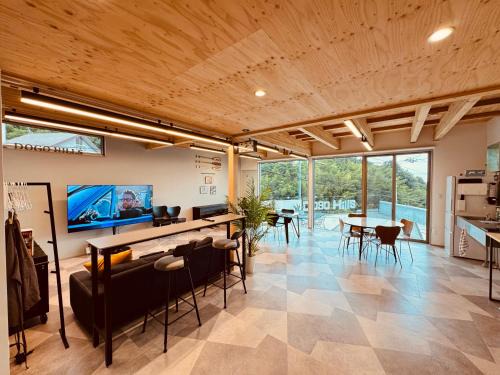 Yunoura Onsen House | 道後温泉本館まで車2分広々124m2貸切別荘大人数宿泊向