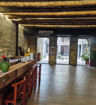 Qingyuan Apartment | 青龙舫庭院