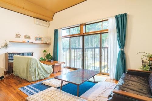 Uonuma Bed & Breakfast | 魚沼ヒミツ基地