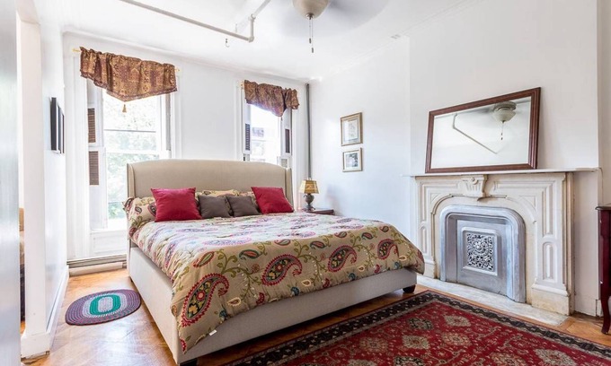 Bedford-Stuyvesant Apartment | 1 1/2 bedroom apartment just 4 minutes drive to Barclays Center Brooklyn