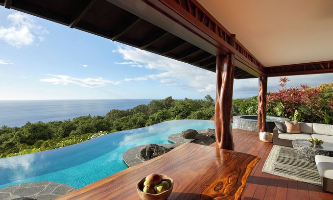 Honalo House | #1 AirBnb in Kona | Condé Nast Traveler | Aolani House