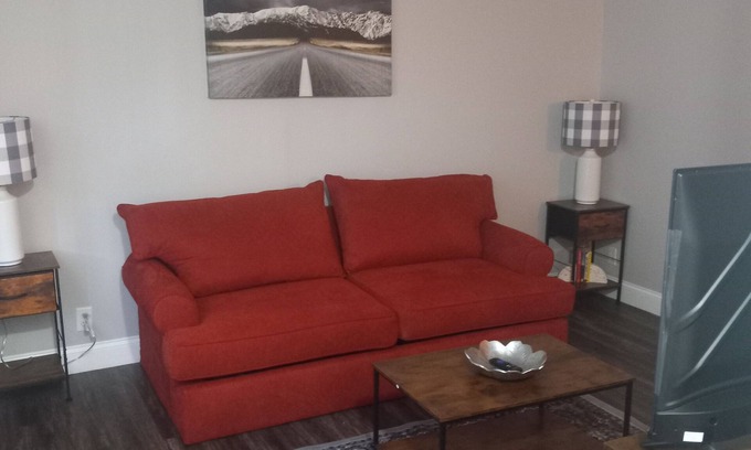 Lupton City Apartment | 1-BDR with kitchen in great location