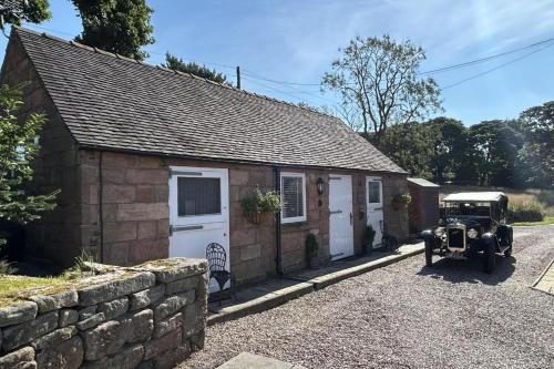 Cauldon Low House | 1 Bed Barn Alton Towers Xmas Markets Chatsworth