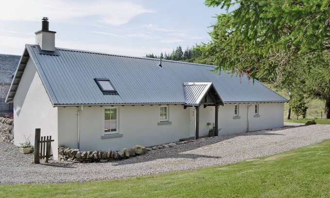 Crieff Cottage | 1 bedroom accommodation in near Comrie and Crieff