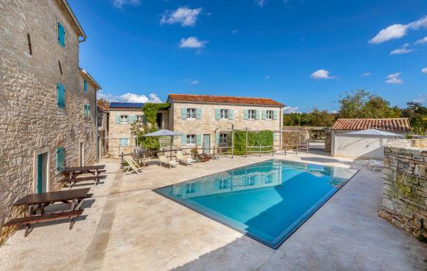 Karlovici Apartment | 1 bedroom accommodation in Zminj