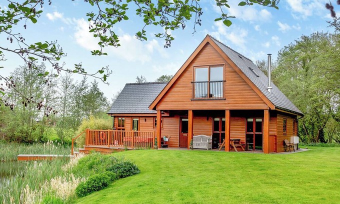 Menai Bridge Ski Chalet | 1 bedroom accommodation in Anglesey