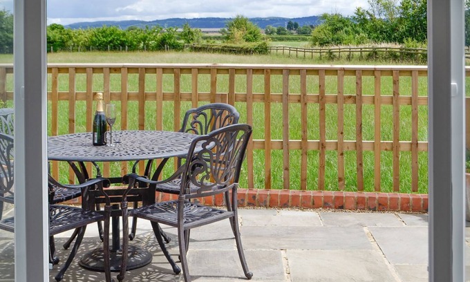 Blaisdon Cottage | 1 bedroom accommodation in Epney, near Gloucester