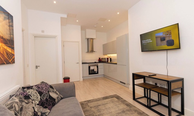 Aylesbury Apartment | 1 Bedroom Apartment near Town & Theatre