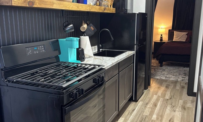 Duncan Apartment | 1-bedroom apartment in amazing Duncan with access to full gym