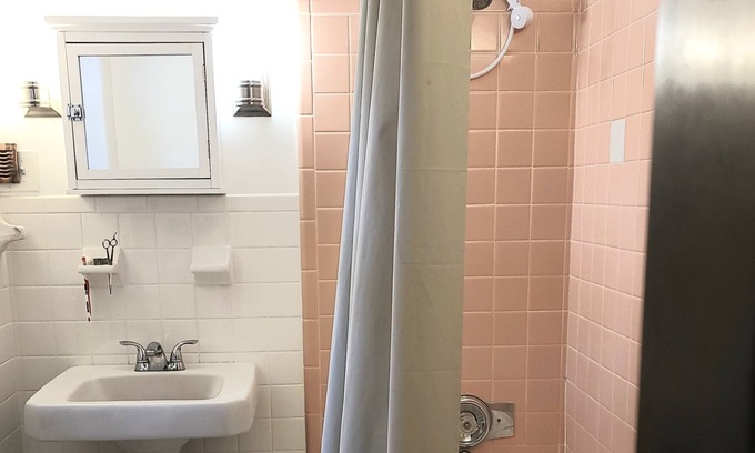 Limekiln Apartment | 1-bedroom apartment just 10 minutes drive to Santander Arena