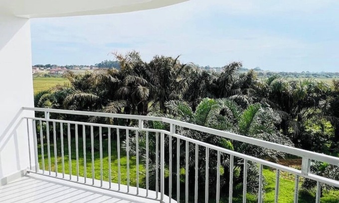 Entebbe Hotel | 1 Bedroom Apartment Palm-View Balcony Entebbe