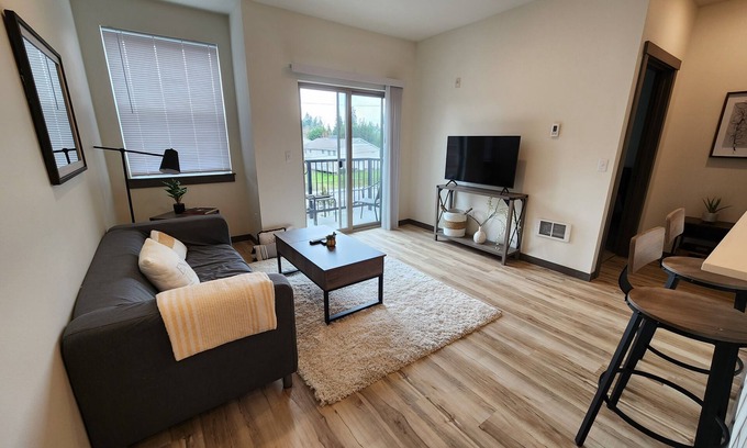 South Hill Apartment | 1-bedroom Apt. 305 w/free parking - New Building