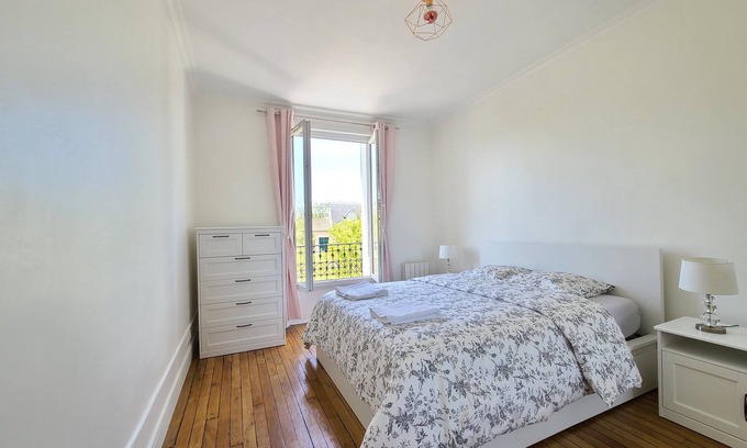 Champignol Apartment | 1 Bedroom Apartment in Saint-Maur-des-FossÃ©s