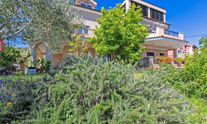 Piran Apartment | 1 bedroom gorgeous apartment in Secovlje