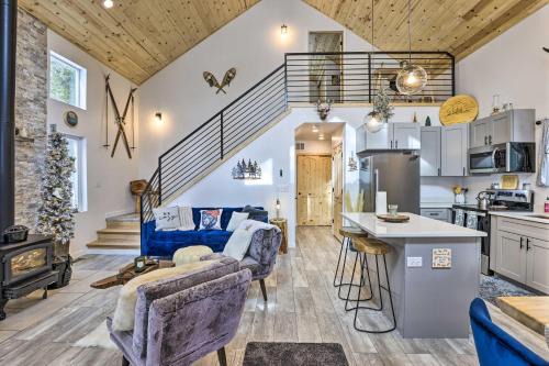 Saint Mary's House | 1 Mi to St Marys Glacier Trail Modern Mtn Cabin!