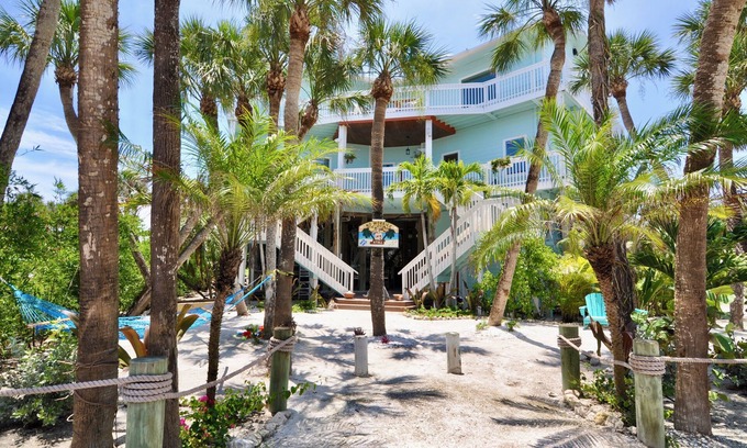 Jose's Hideaway House | 1 Min to Beach, New Luxury pool home, Gulf sunrise and sunsets, club option