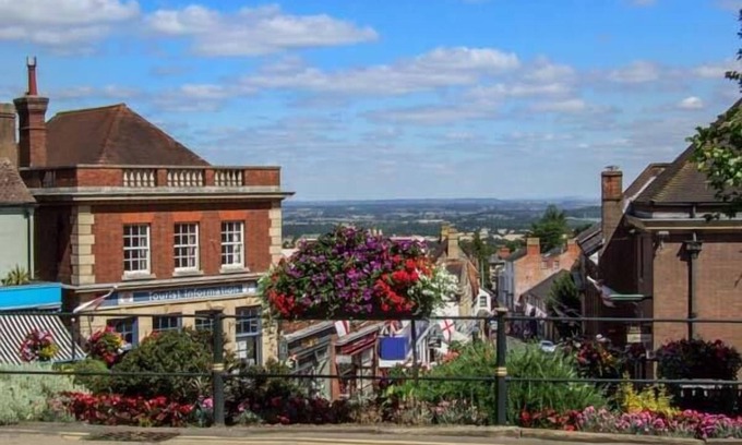 Upton upon Severn Cottage | 1 WILLOW COTTAGE, family friendly in Upton Upon Severn