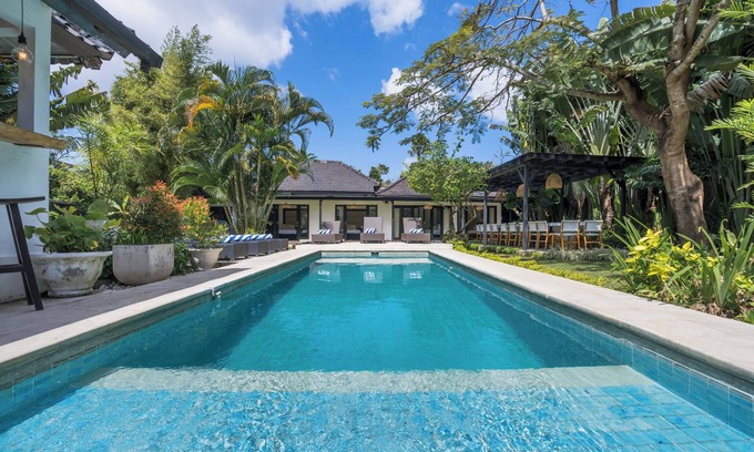 Petitenget Villa | 10 Bdr-Last Minute Deal 50%+ OFF! Seminyak