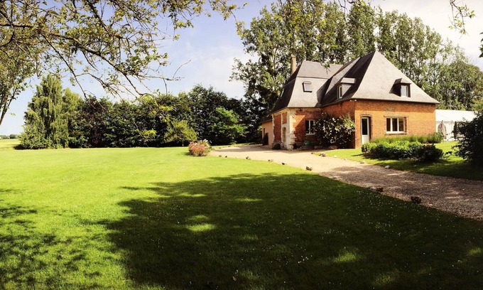 Saint-Eloi-de-Fourques Cottage | 10 Bedrooms Cottage In Saint-Éloi-De-Fourques