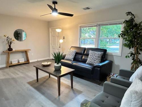 Southwest Raleigh House | 10 Min to Downtown - Desk - Fenced Yard - Wi-Fi