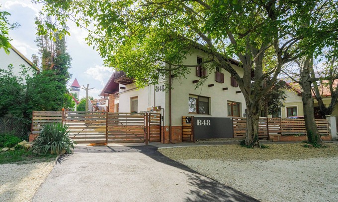 Torokbalint House | 10 minutes from Budapest Family apartment