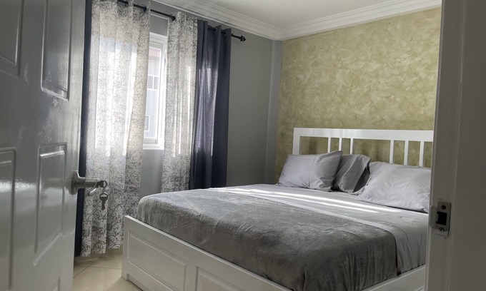 East Legon Apartment | 10 minutes from the International airport. Family-friendly suite