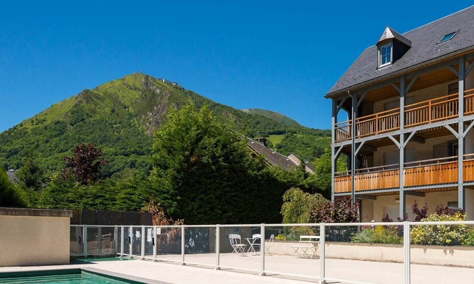 Sailhan Apartment | 10 people - 2 bathrooms - Swimming pools - Terrace - Close to all amenities